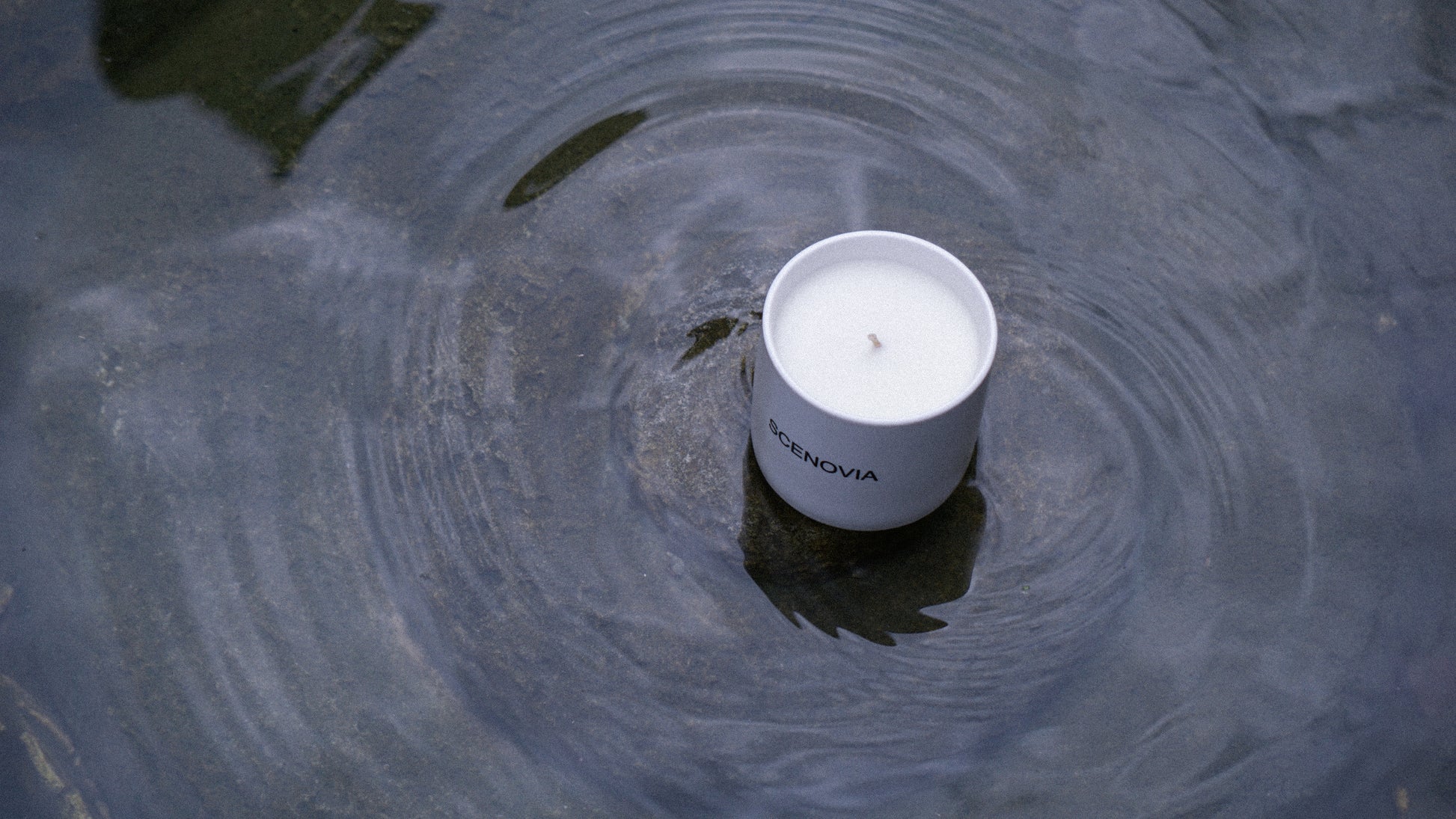 SCENOVIA Ocean Collection Sea Breeze Scented Soy Candle Aromatherapy in Kiln-Fired Reusable Ceramic Vessel